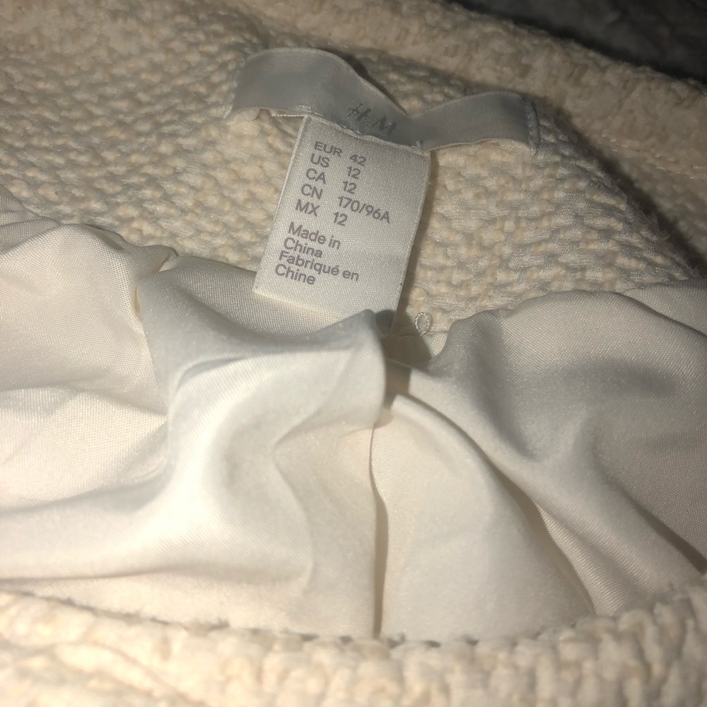 Cream colored jacket - Picture 2 of 3